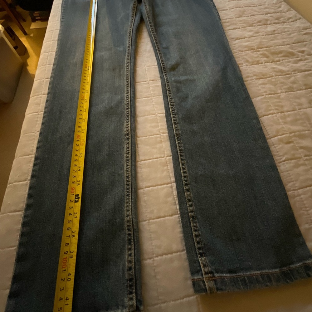 COLUMBIA SPORTSWEAR  traditional leg jean.  Size : 34 x 32